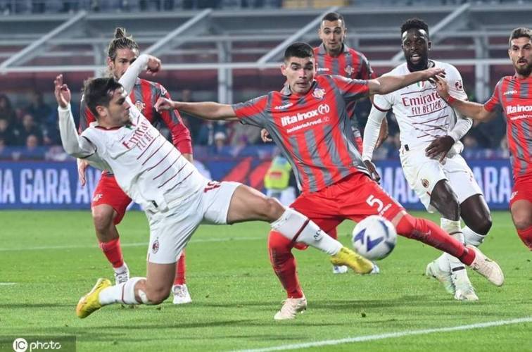 残阵米兰迎旧帅狙击!意甲焦点战:红黑军团主场破咒 or 紫百合逆袭?比分进球数精准剖析