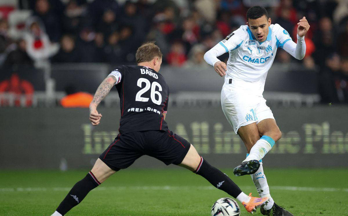 德甲卡位战深度解析：勒沃库森重回巅峰，多特蒙德状态为何持续下滑？